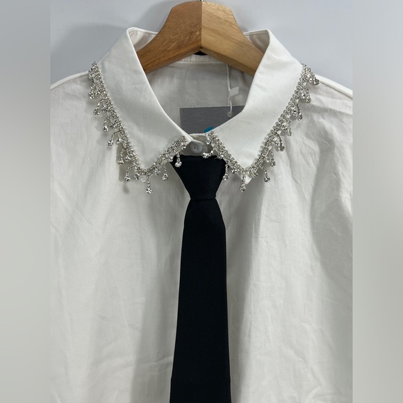 52B. Button Front Long Sleeve With Tie - Picture 4 of 11